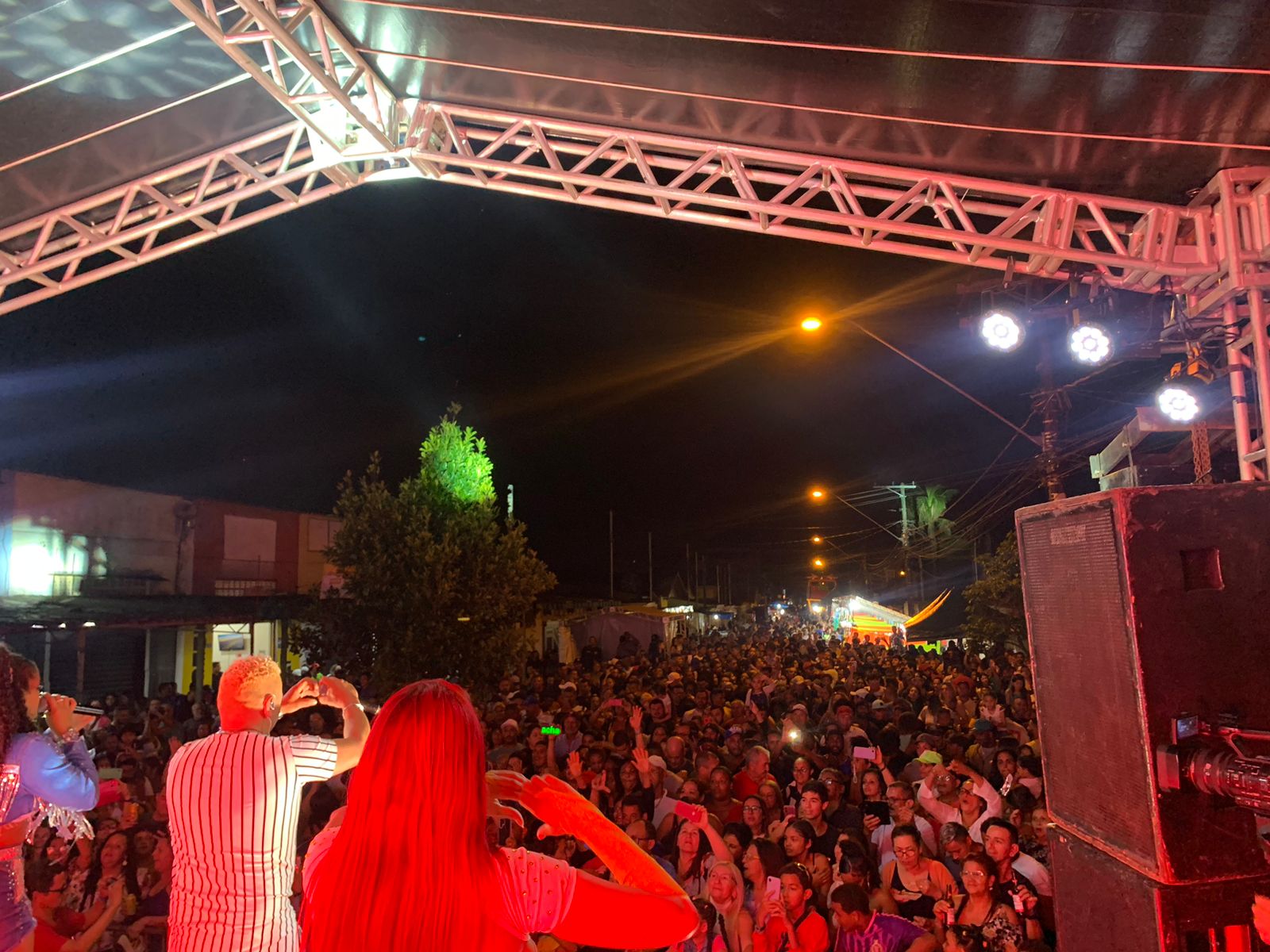 Festa do Peixe repete sucesso e atrai multidão à Ilha Caraguatá em