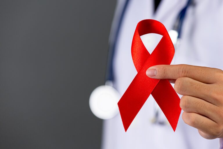 HIV/AIDS: Campanha Fique Sabendo distribui informação
