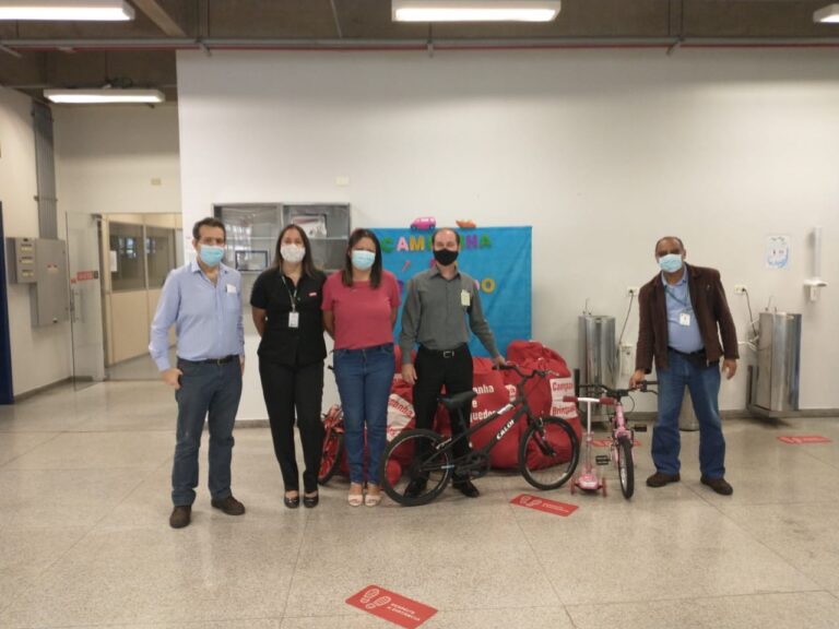 Campanha interna do Senai doa brinquedos às famílias carentes do Município