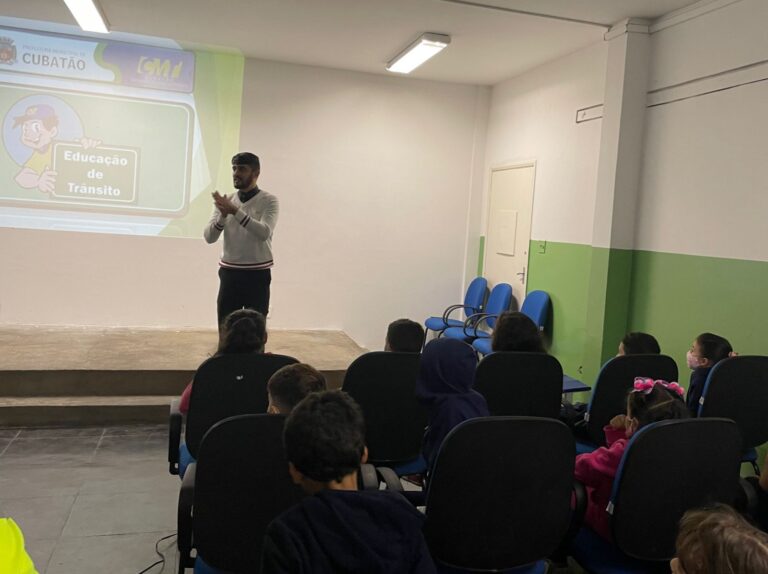 Programa Trânsito Fundamental ensina crianças das escolas de Cubatão
