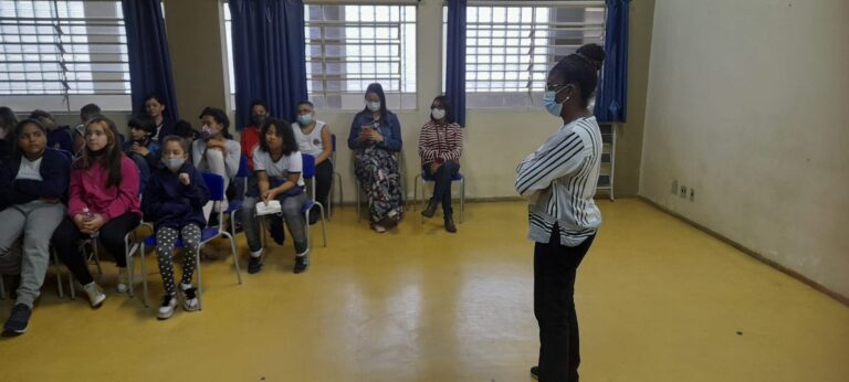 Alunos da UME Alagoas participam de palestra sobre resíduos sólidos