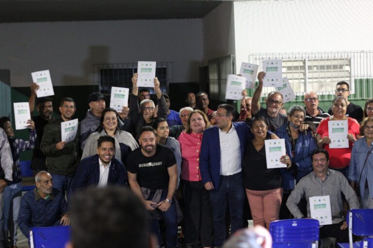Moradores do Beira Rio recebem escritura de imóveis