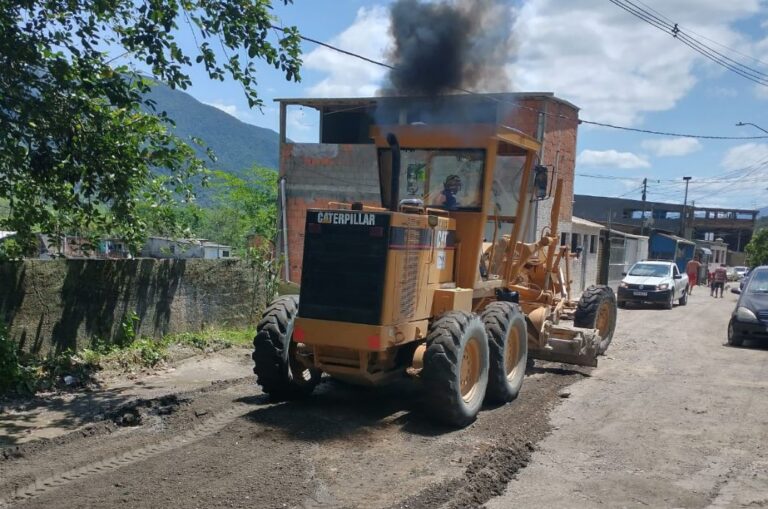Caminho dos Pilões recebe melhorias na pavimentação