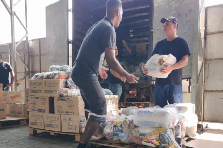 Centro de Distribuição do FSS de São Sebastião recebe doações de cubatenses