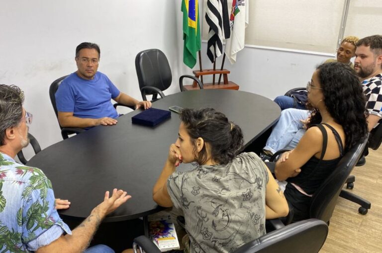 Coletivo 302 é homenageado pela Prefeitura de Cubatão