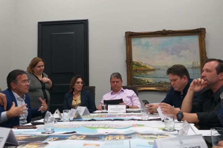 Cubatão apresenta projetos habitacionais para o Governador de São Paulo