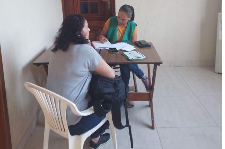 Prefeitura segue com plantão de dúvidas sobre atualização cadastral na Vila Esperança