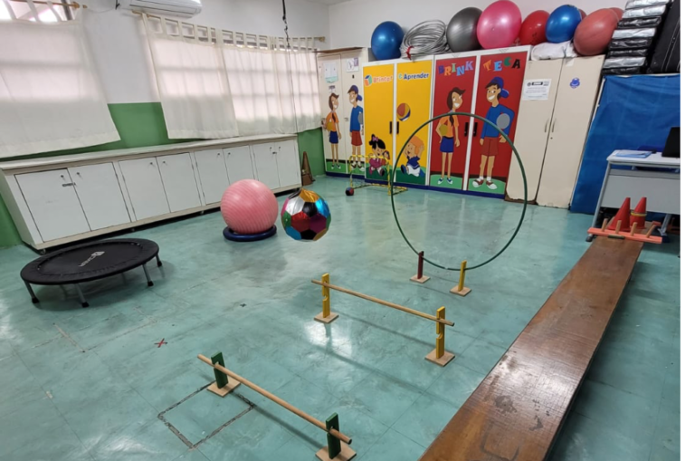 No dia do educador físico (1º/9), Cubatão mostra trabalho realizado na UME Princesa Isabel que tem mudado a vida de crianças com deficiência