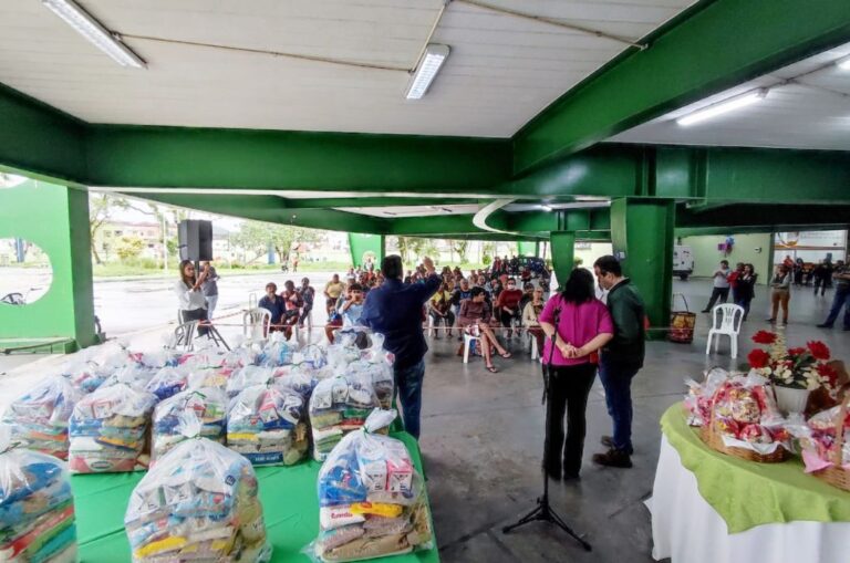 Fundo Social de Solidariedade distribui alimentos da prova ’10 km da Maré’