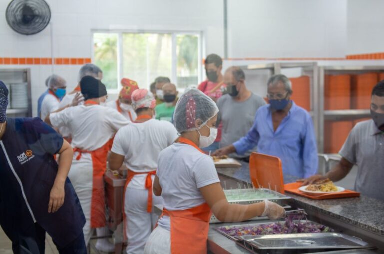 Bom Prato Cubatão tem cardápio especial nos dias 24, 25, 31 de dezembro e em 1º de janeiro