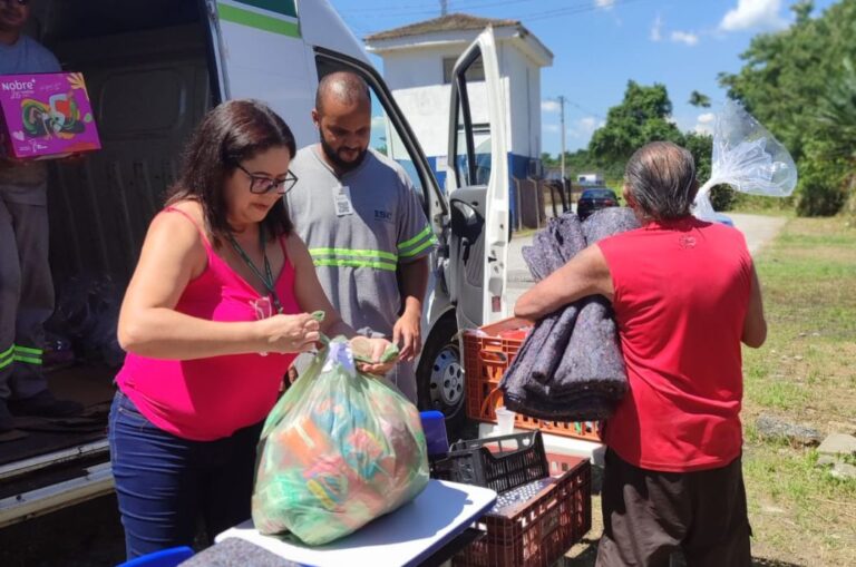 Fundo Social faz doações às famílias do Núcleo Varandas, afetadas pelas fortes chuvas em Cubatão