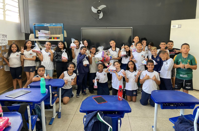 Alunos da UME Jayme Olcese realizam ação humanitária para vítimas no Rio Grande do Sul