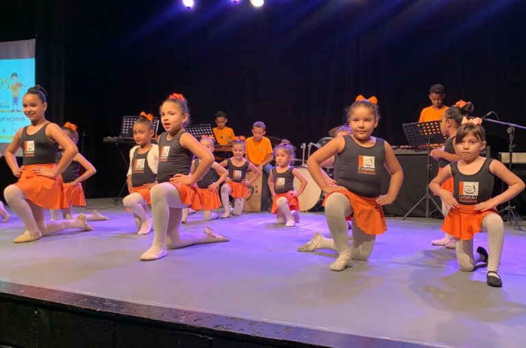 Natal do Cubatão Sinfonia tem apresentações de música e dança em escolas e na Cota 200
