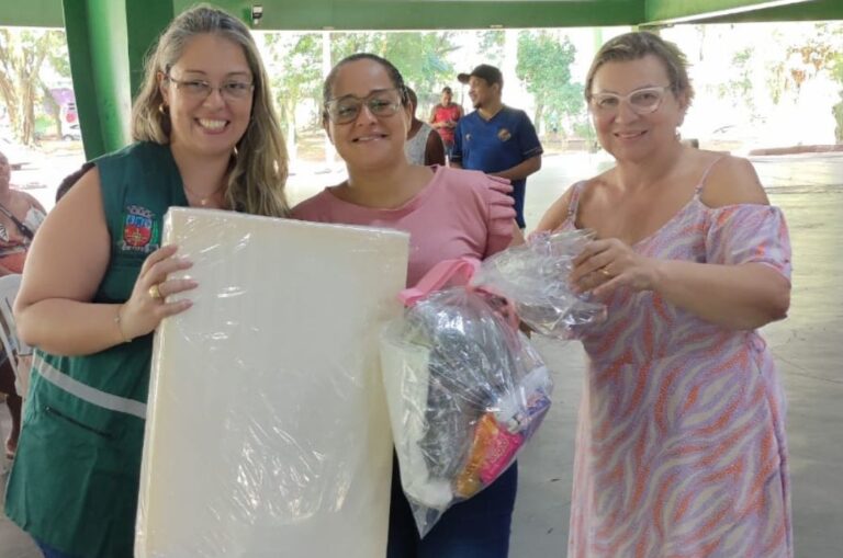 Fundo Social de Cubatão entrega doações às vítimas do incêndio na Vila dos Pescadores