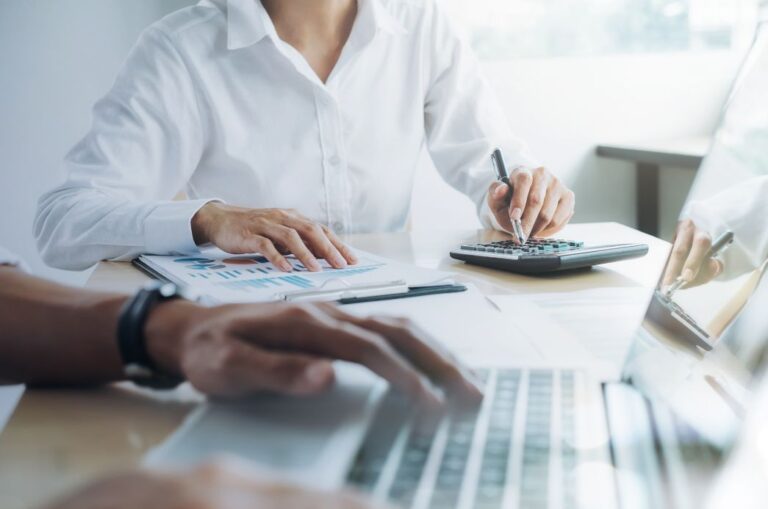 Aposentados e pensionistas, atenção: vai até 31 de julho o prazo para solicitar desconto do IPTU e taxa de lixo para 2026