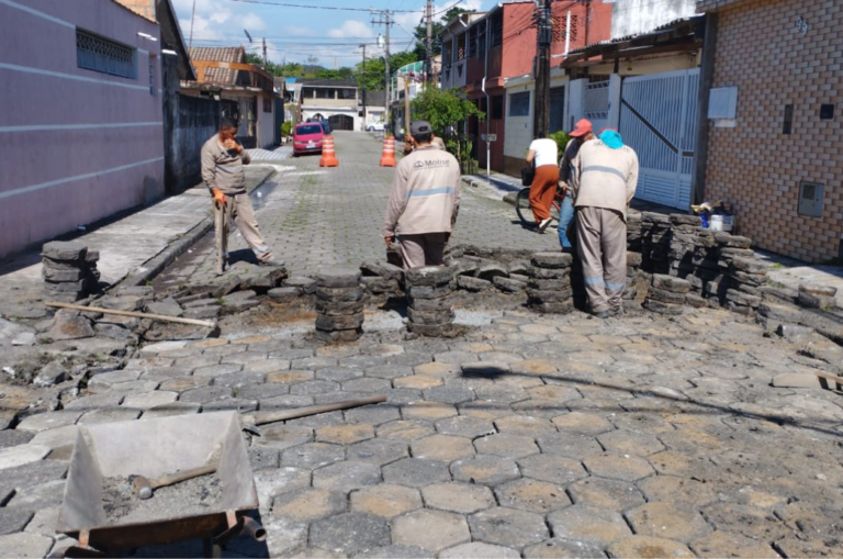 Cubatão amplia serviços de manutenção e zeladoria urbana por toda a cidade
