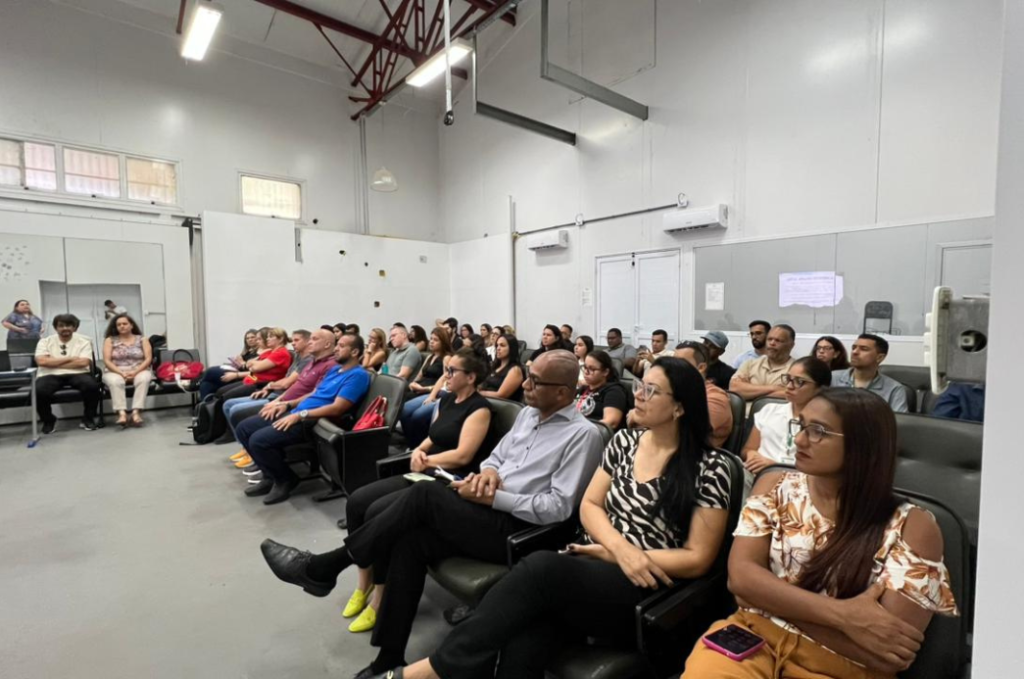 Novos servidores participam do programa de integração, nesta segunda-feira (6)