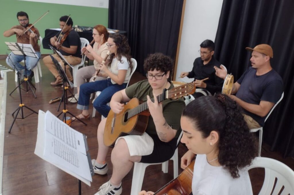 ETMD de Cubatão apresenta projeto pedagógico em oficina com música e dança renascentista