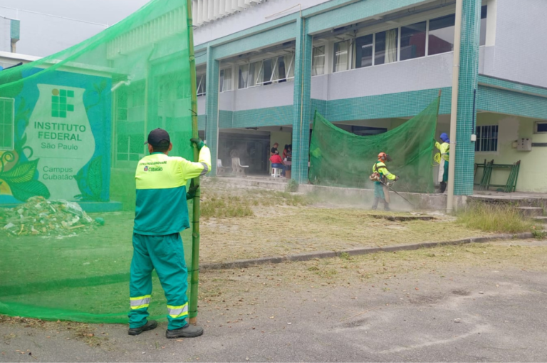 Zeladoria executa série de ações de limpeza, poda e reparação de calçadas