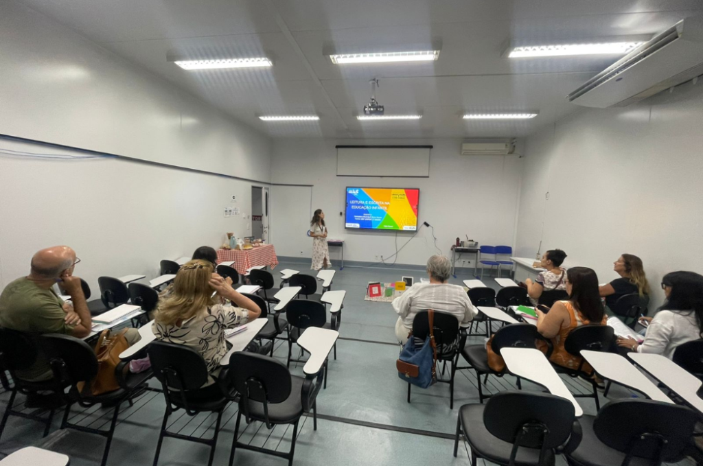 Professores e gestores educacionais participam de programa focado na prática de leitura para alunos