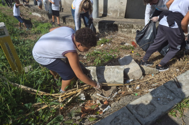 Alunos da UME Alagoas participam de atividade no Dia Mundial da Terra