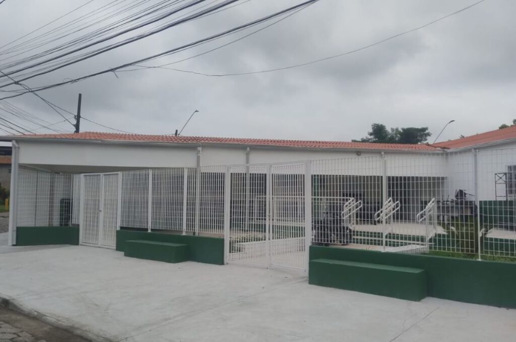 Zeladoria de Cubatão encerra a reforma na unidade de Saúde da Vila São José