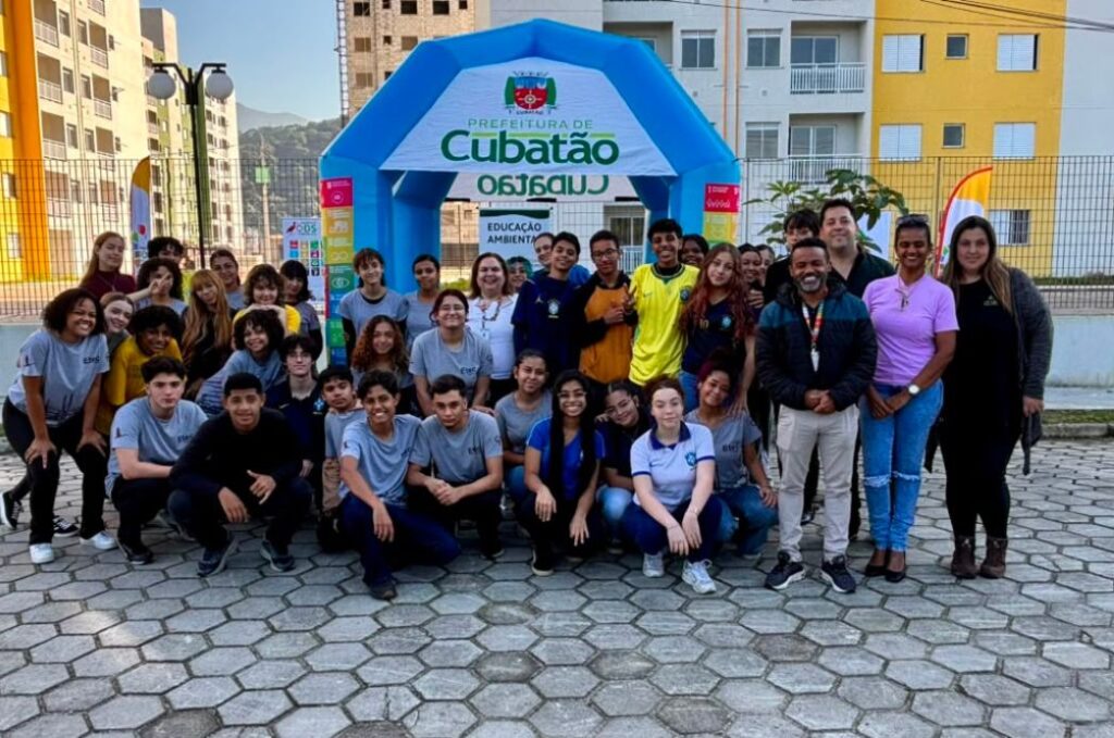 Prefeitura realiza ação de recuperação ambiental com plantio de mais de 100 mudas nativas na Vila Esperança